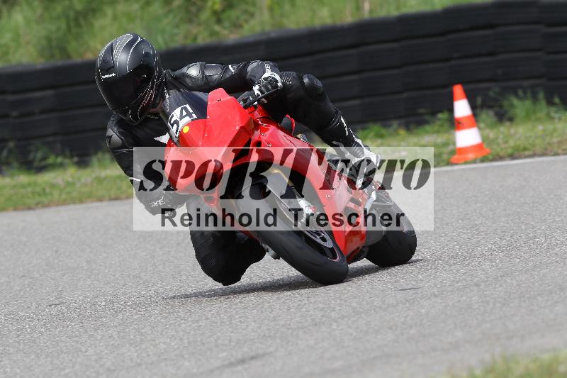 /Archiv-2025/10 23.04.2025 Cornu Master School ADR/rot-rouge/54